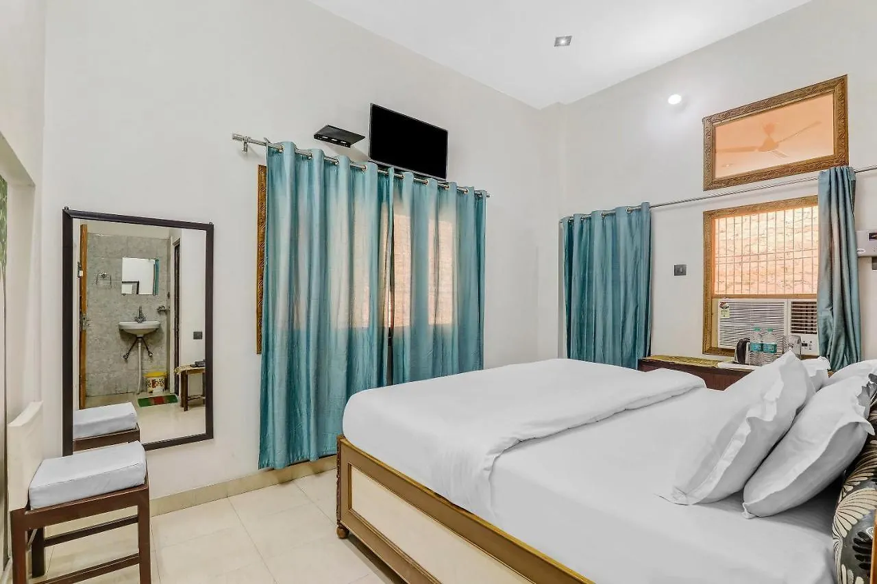 Hotel K V Palace Varanasi 3*,  India